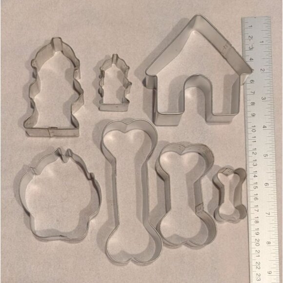 Dog Themed Cookie Cutter Set Dog House Bone fire Hydrant - Picture 12 of 13